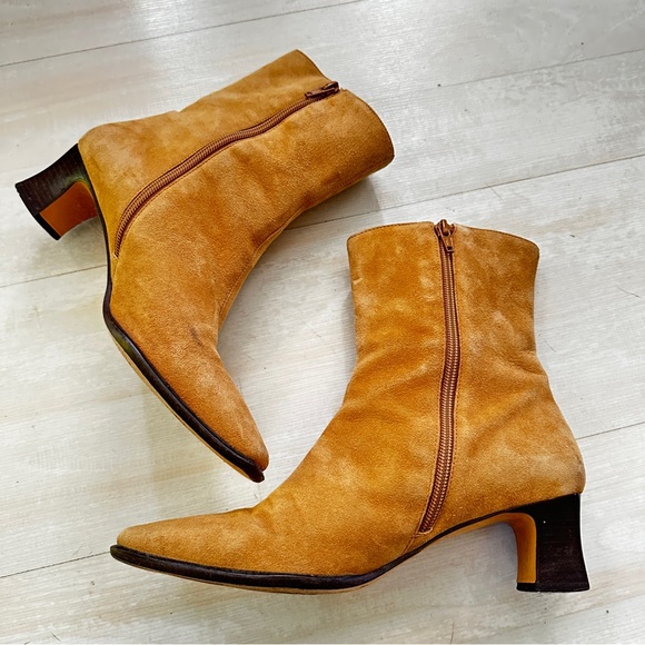 Etienne Aigner Camera Suede Camel Tan Leather 2” Heel Ankle Boots, 8M - Picture 4 of 10